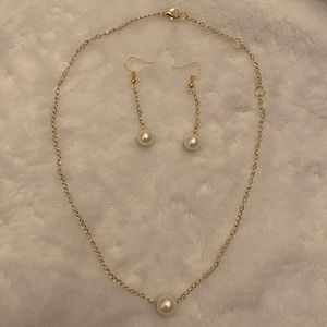 Set Adjustable handmade faux pearl necklace and earrings